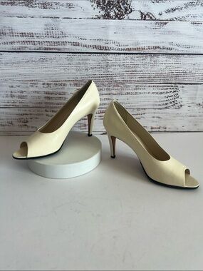VIA SPIGA CREAM WHITE OPEN TOE WOMENS HEELS SIZE 7 1/2 B